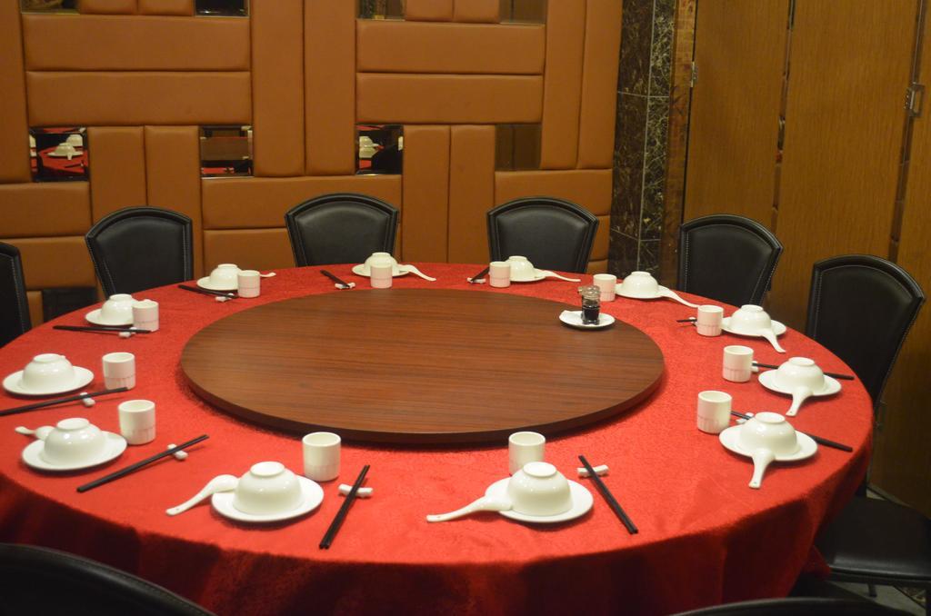 Mustika Gajah Mada Hotel Jakarta Extérieur photo