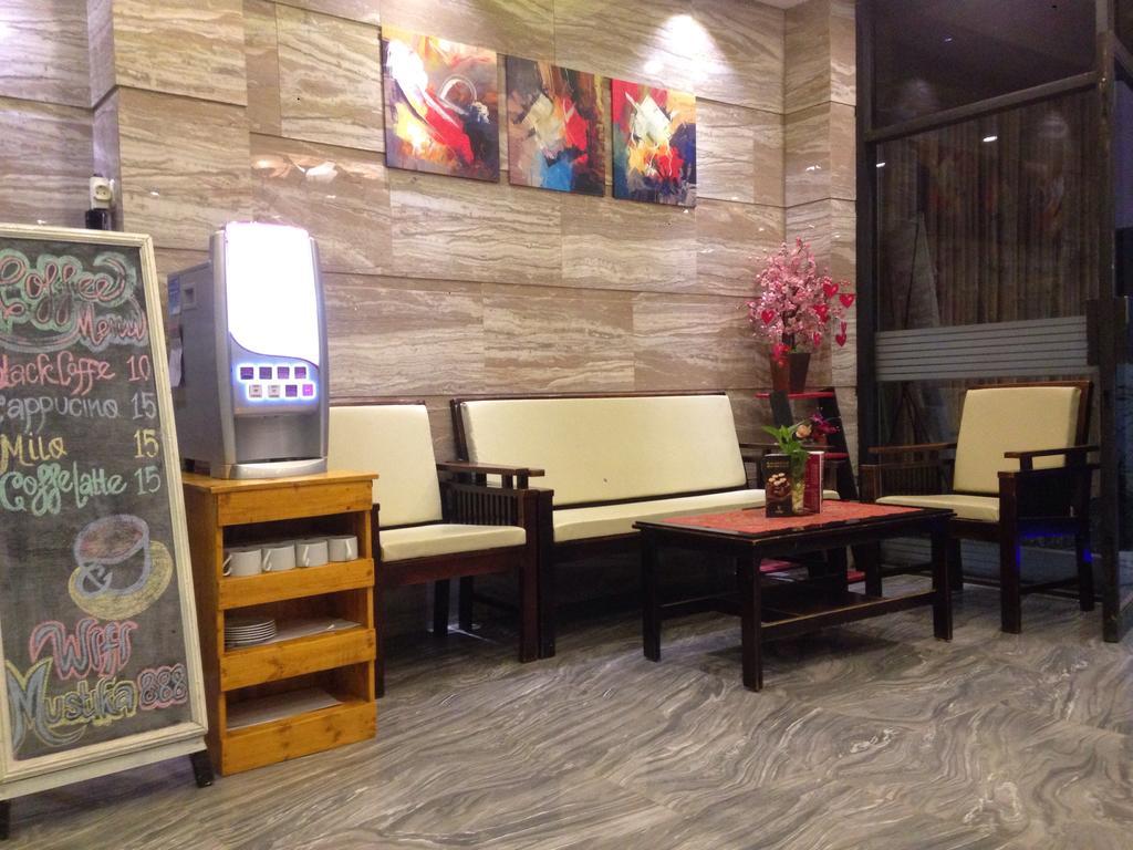 Mustika Gajah Mada Hotel Jakarta Extérieur photo